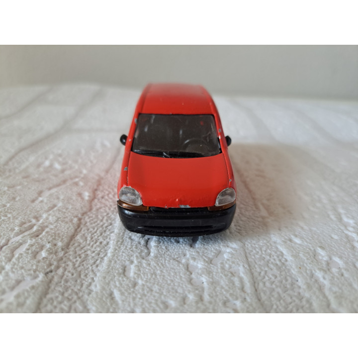 Renault Kangoo TPG post 1:43 Solido rood (3) - modelauto