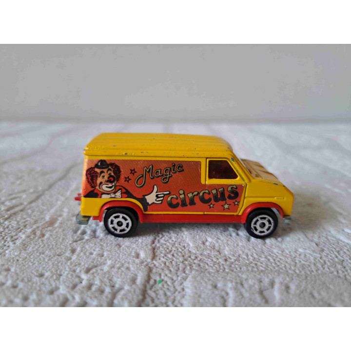 Ford E350 Fourgon Circus Magic Majorette 234 1:65 - modelauto