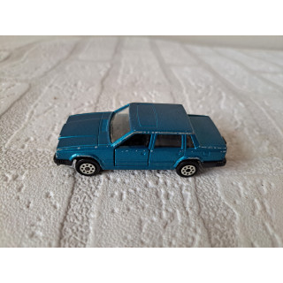 Volvo 760 GLE 1:61 Majorette 230 blauw