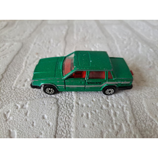 Volvo 760 GLE 1:61 Majorette 230 groen