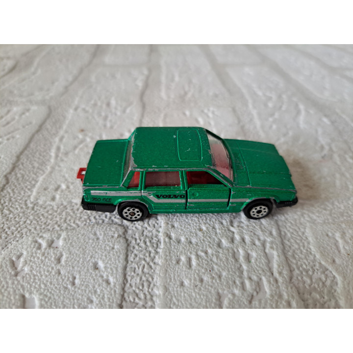 Volvo 760 GLE 1:61 Majorette 230 blauw - modelauto