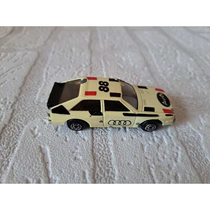 Audi Quattro 1:64 MC Toys creme - modelauto