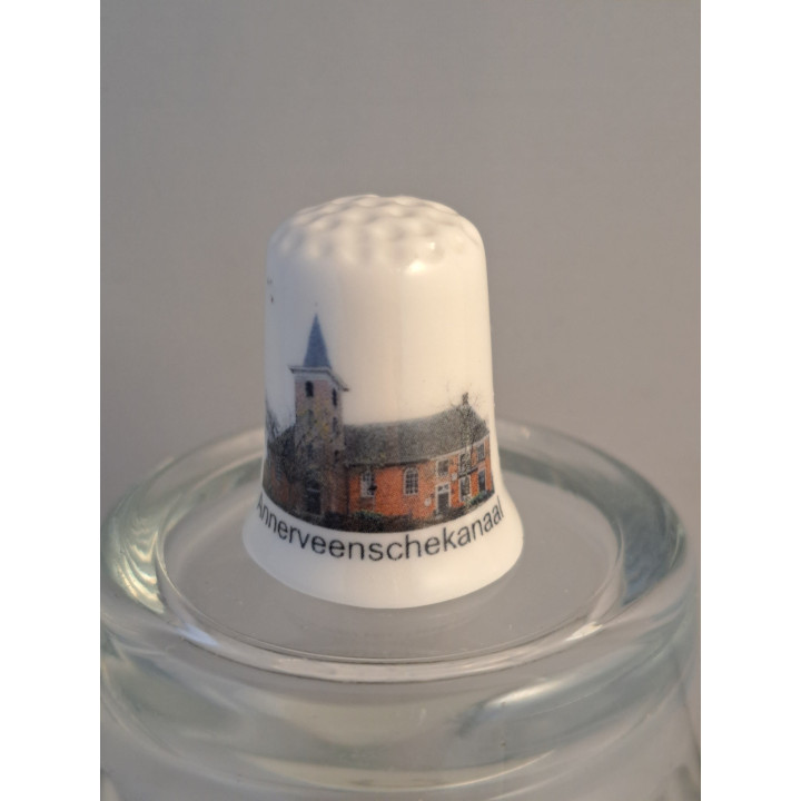 Kerk in Annerveenschekanaal gemeente Aa en Hunze vingerhoedje