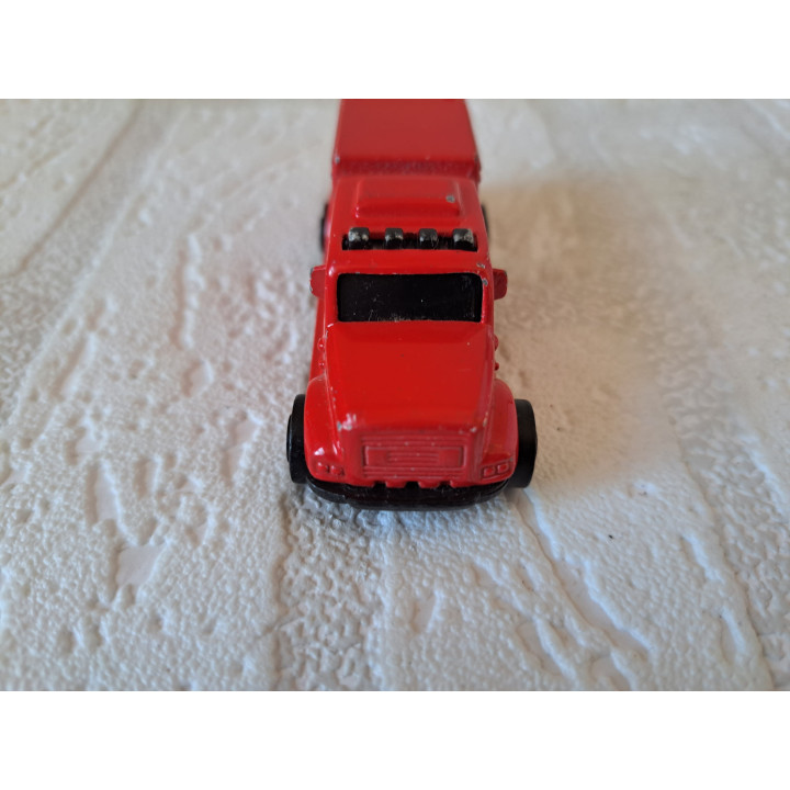 Freightliner equipment truck brandweer Maisto 1:64 rood - modelauto