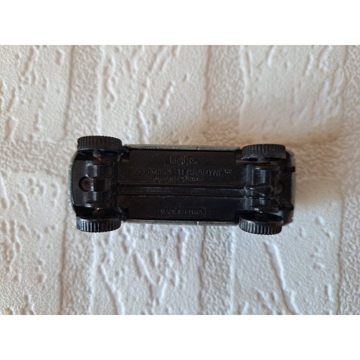 GMC Terradyne pickup 2000 1:64 Maisto - modelauto