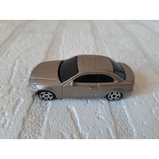 BMW 1 Series E82 coupe 1:64 Maisto