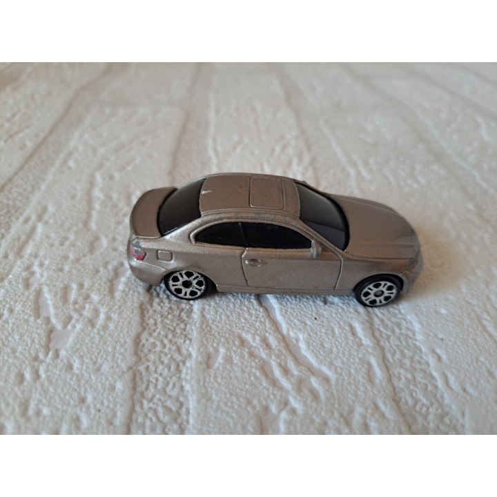 BMW 1 Series E82 coupe 1:64 Maisto - modelauto