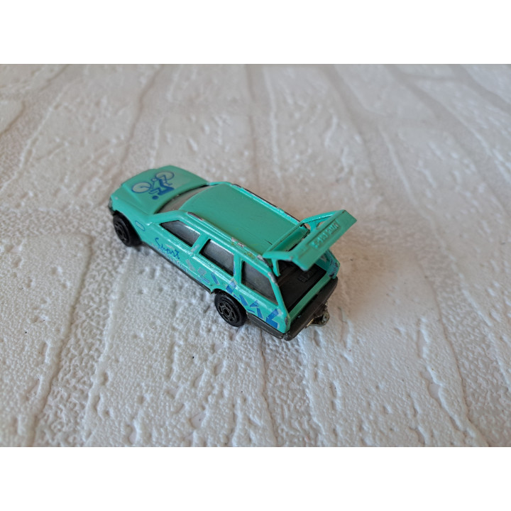 Mercedes 300 TE Sport Assistance 1:63 Majorette 250 - modelauto