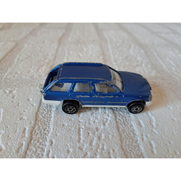 Mercedes 300 TE 1:63 Majorette 250 - modelauto