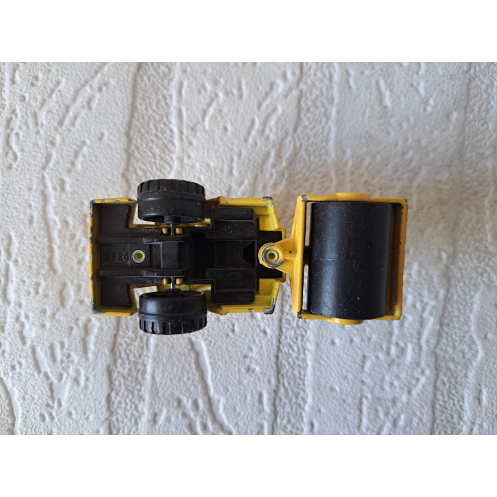 Wals met rol Majorette 226 7.5x3x3.5cm lichtgeel - modelauto