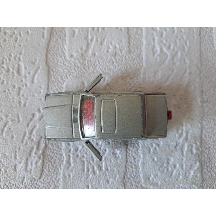 Volvo 760 GLE 1:61 Majorette 230 zilverkleurig- modelauto