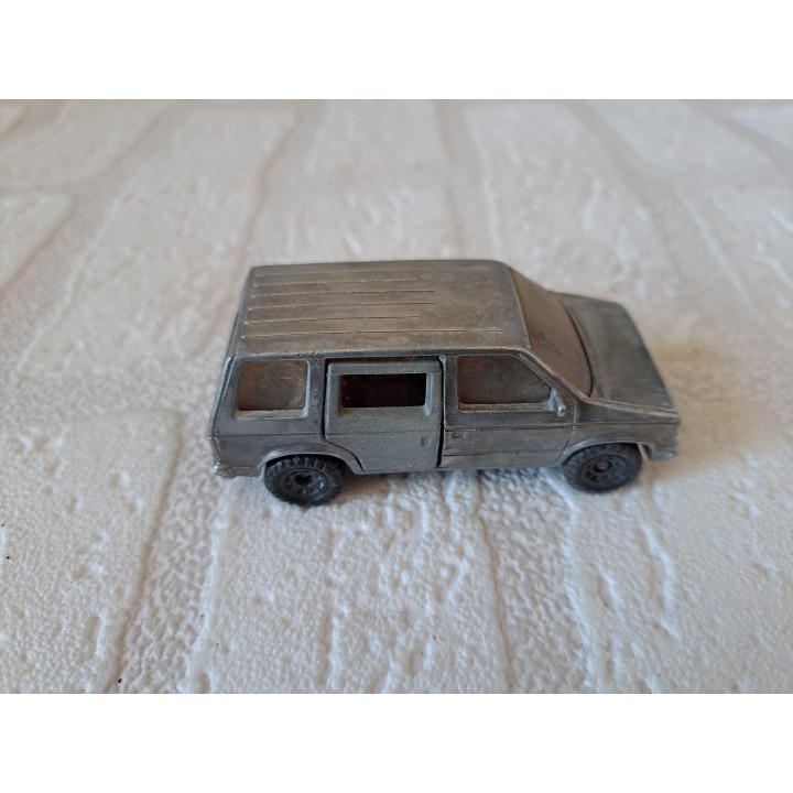 Dodge Caravan 1984 1:60 Matchbox Verf verwijderd - modelauto