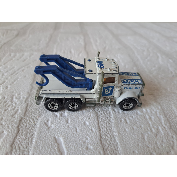 Peterbilt 359 takelwagen Police 1:80 Matchbox MB061 - modelauto