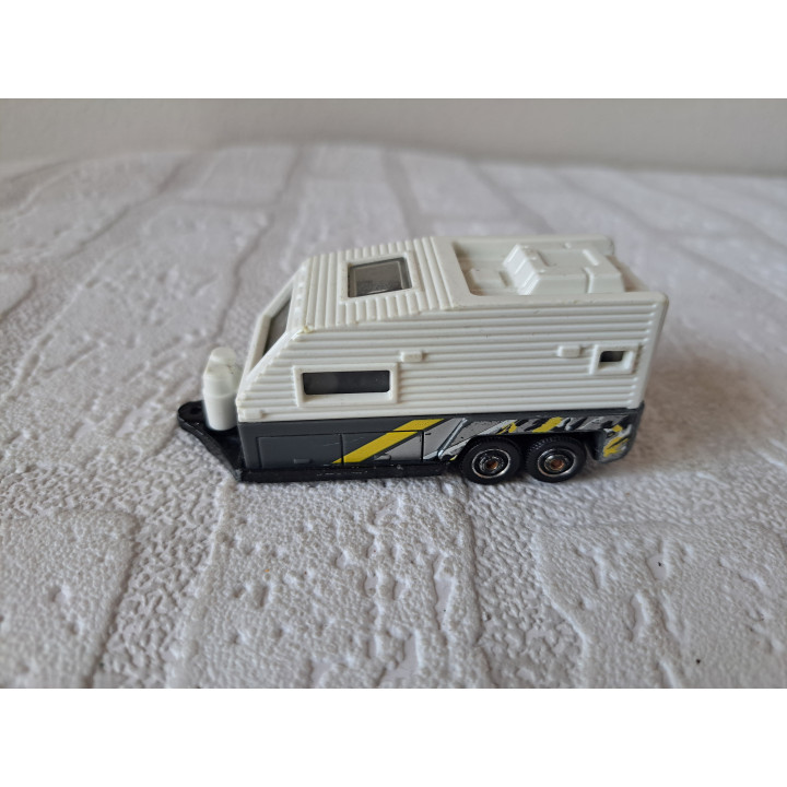 Caravan Travel Trailer Matchbox MB868 8.5x3.5x3cm