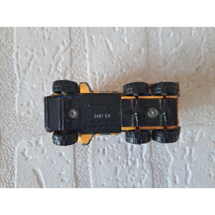 Betonwagen Matchbox MB495 7.5x3x3.5cm - modelauto