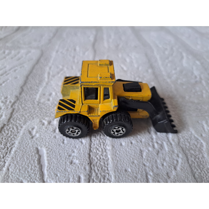 Shovel 1:82 Matchbox MB29 donkergeel - modelauto