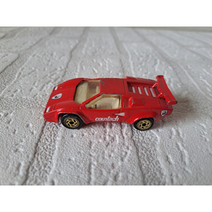 Lamborghini Countach LP500S 1:56 Matchbox MB154 (2)