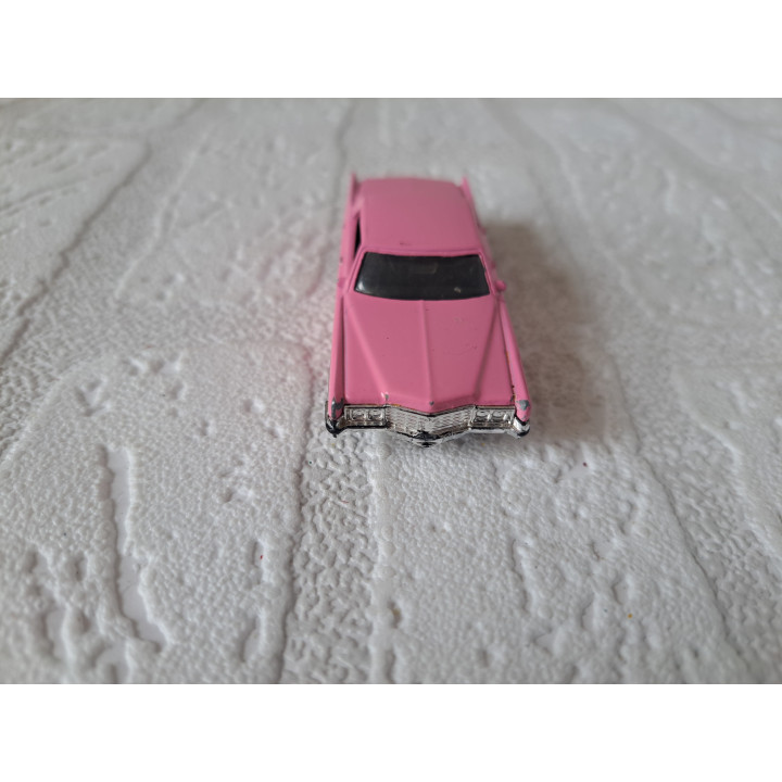 Cadillac Sedan DeVille 1969 1:75 Matchbox MB739 roze - modelauto