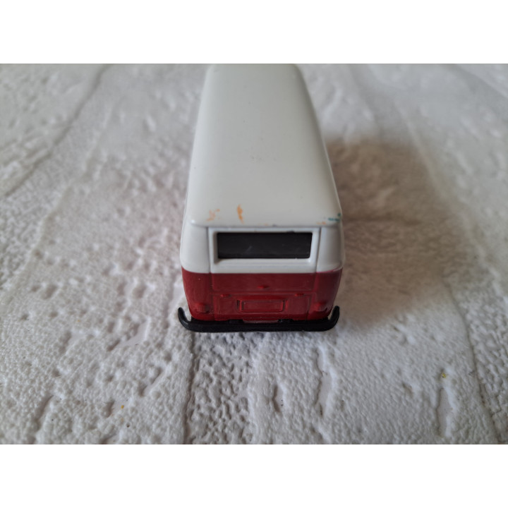Volkswagen combi bus met terugtrekmotor 1:60 Welly - modelauto