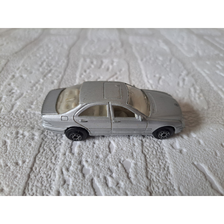 Mercedes S class 1:64 Welly 2035 zilverkleurig - modelauto