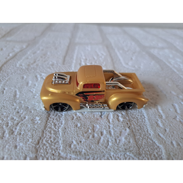 Ford F 100 pickup 1:64 ZURU metal machines