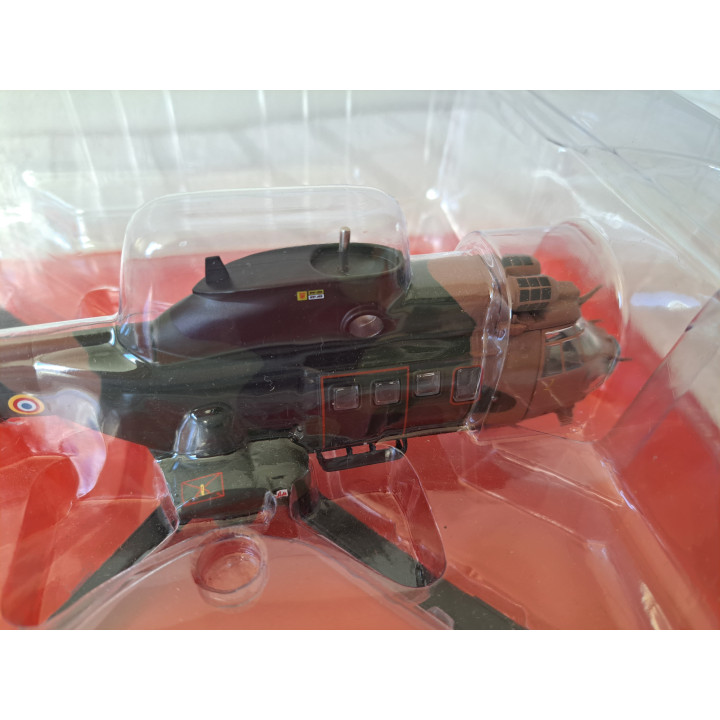 Helicopter 60 AS Super Puma 1:72 Altaya Ixo ONBESCHADIGD - Verzamelobjecten