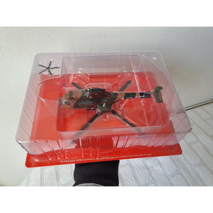 Helicopter 60 AS Super Puma 1:72 Altaya Ixo ONBESCHADIGD - Verzamelobjecten