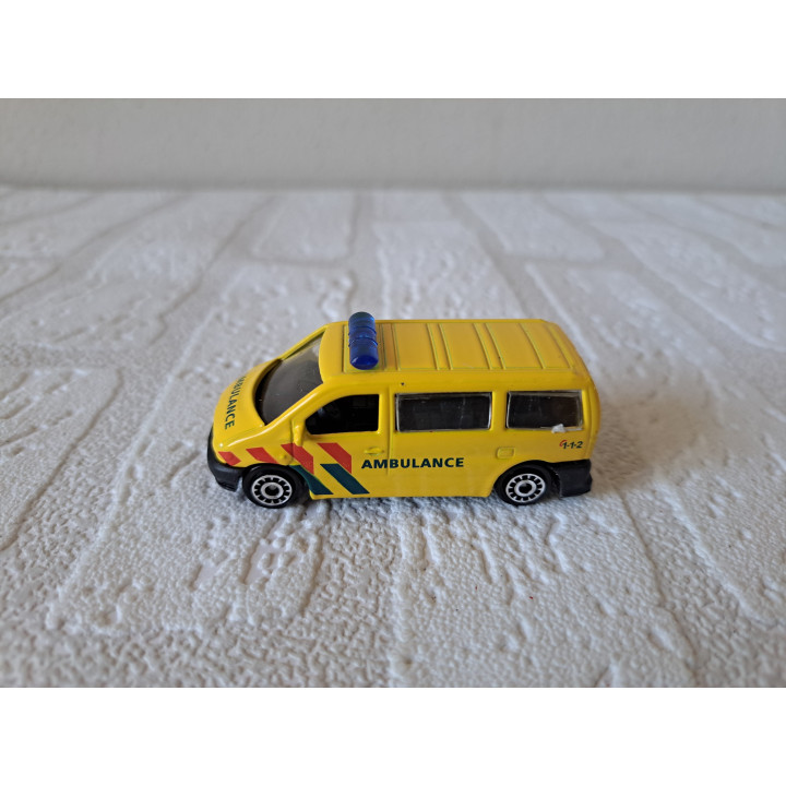 Volkswagen T6 Transporter Nederlandse Ambulance 7x3x3cm