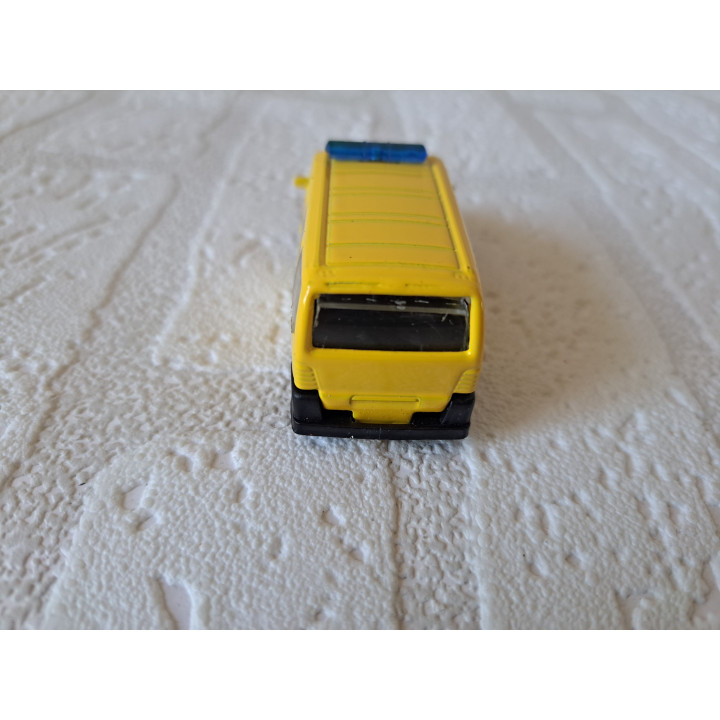 Volkswagen T6 Transporter Nederlandse Ambulance 7x3x3cm - modelauto