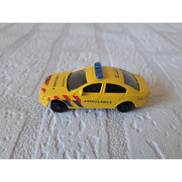 BMW 5 serie E39 Nederlandse Ambulance 7.5x3x3cm (2)