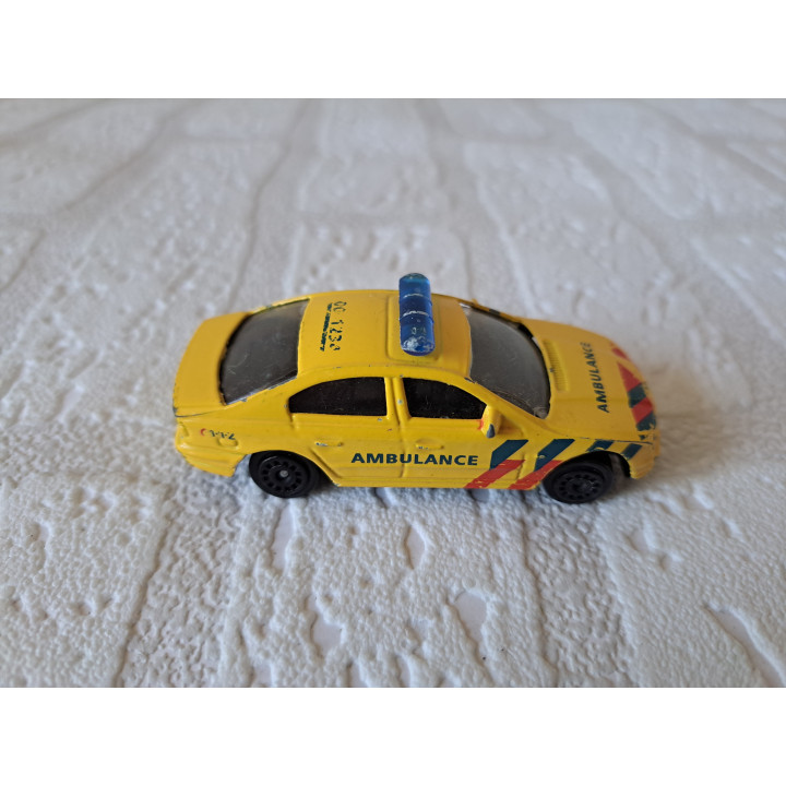 BMW 5 serie E39 Nederlandse Ambulance 7.5x3x3cm (2) - modelauto