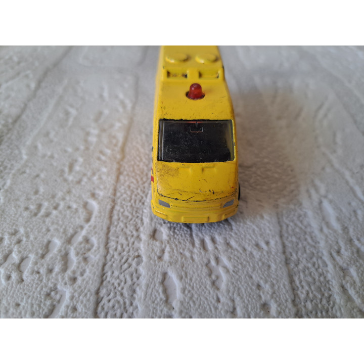 Ford Transit Nederlandse Ambulance 7.5x2.5x3.5cm (1) - modelauto