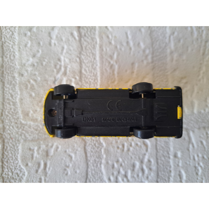 Ford Transit Nederlandse Ambulance 7.5x2.5x3.5cm (2) - modelauto