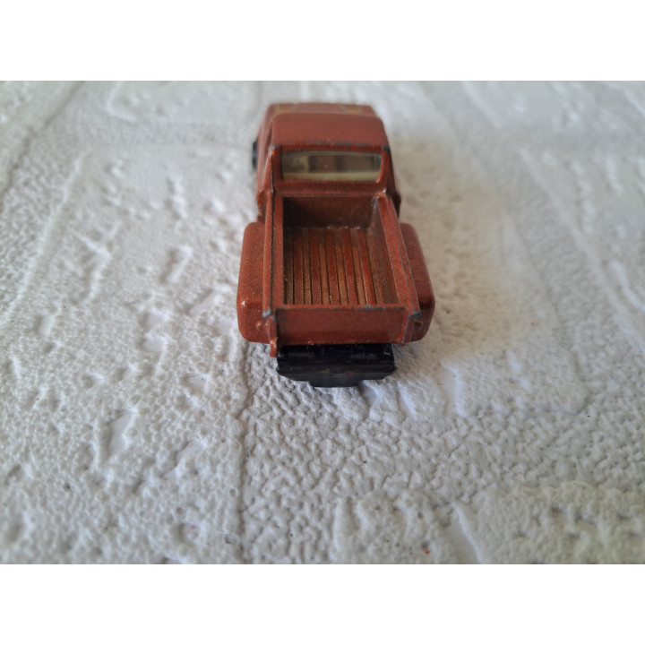 Chevrolet LUV Pickup 1977 1:64 Yatming bruin - modelauto