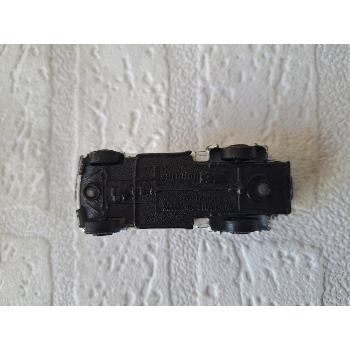 Chevrolet LUV Pickup 1977 1:64 Yatming wit - modelauto