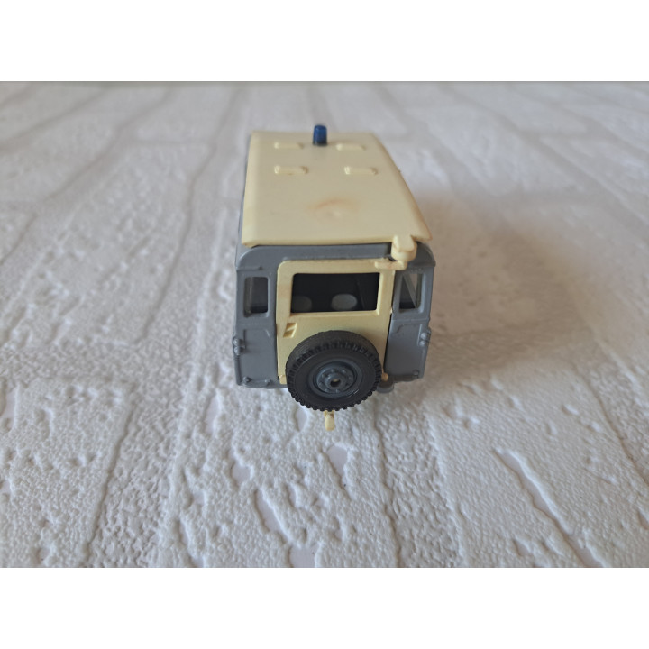 Land Rover 109 met sneeuwkettingen CRS politie 1:43 Solido - modelauto