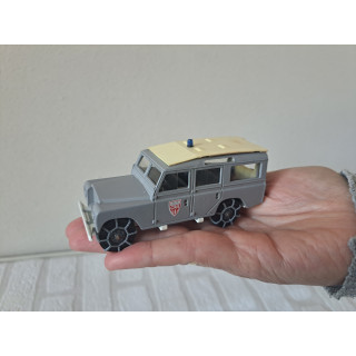 Land Rover 109 met sneeuwkettingen CRS politie 1:43 Solido