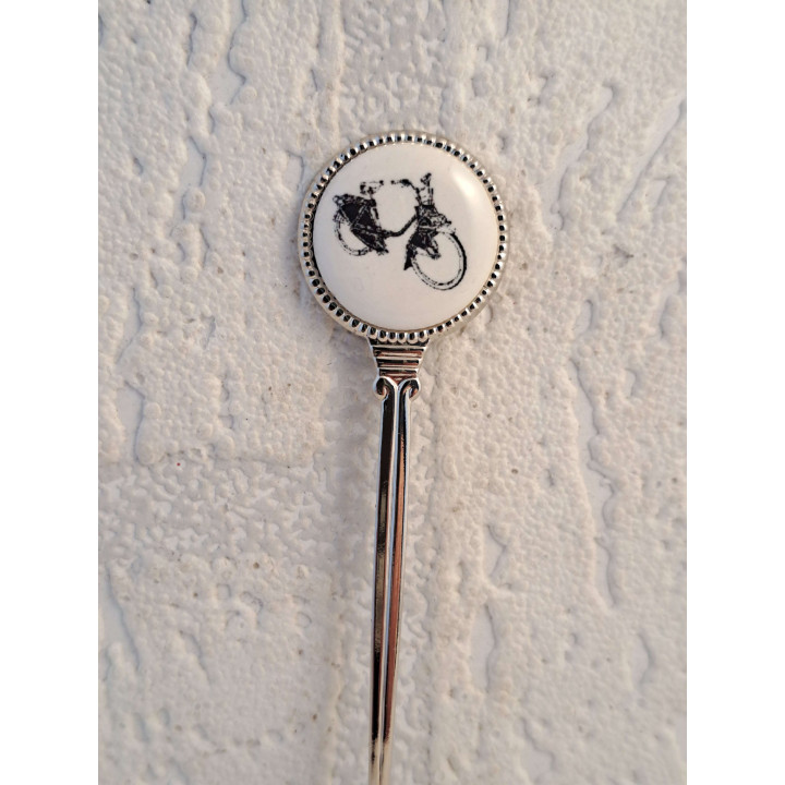 Metaal theelepeltje Solex motorfiets op het porselein rondje  - Verzamelobject