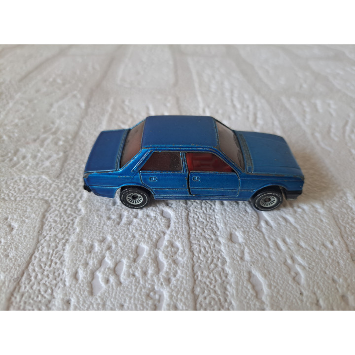 Peugeot 505 STi sedan 1:55 Siku 1043 blauw - modelauto