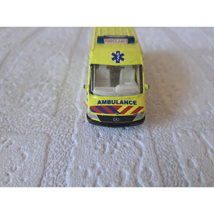 Mercedes Sprinter Nederlandse Ambulance Modelauto 1:55 Siku