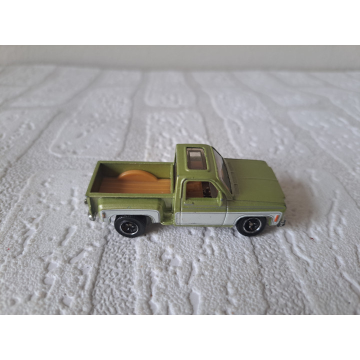 Chevrolet Stepside Pickup Model Car 1975 1:62 Matchbox