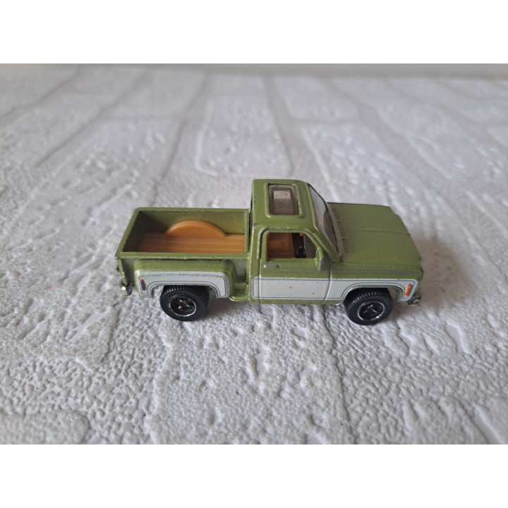 Chevrolet Stepside Pickup Model Car 1975 1:62 Matchbox