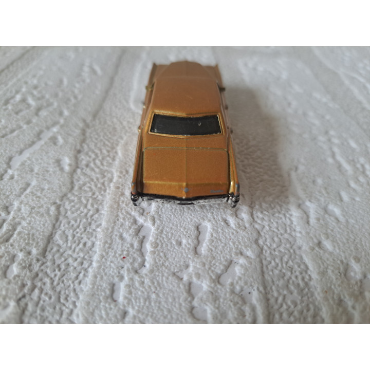Cadillac Sedan DeVille 1969 1:75 Matchbox MB739 goudkleurig - modelauto