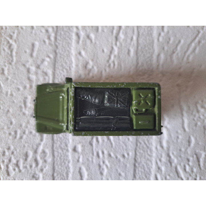 Land Rover Defender 110 1:77 Matchbox MB838 - modelauto