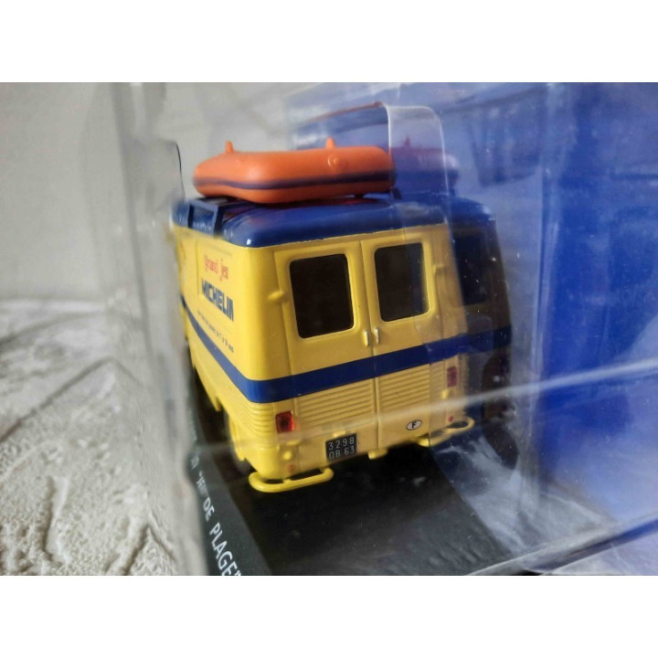 Peugeot J7 met opblaasboot op dak Jeu de plage Michelin 1:43