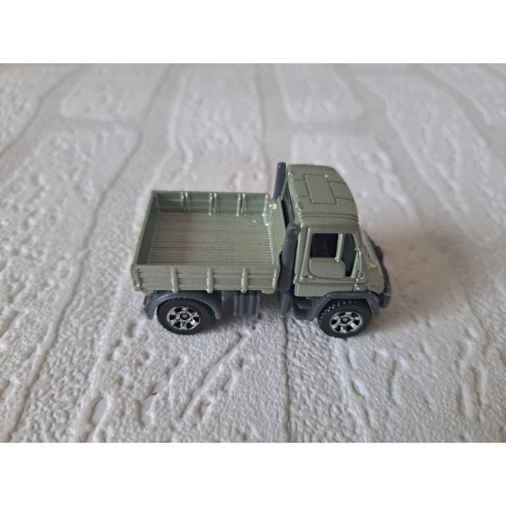 Mercedes Unimog U300 1:84 Matchbox MB728 zilverkleurig - modelauto