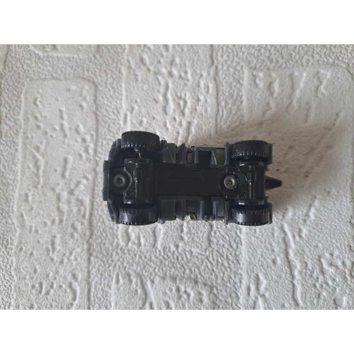 Mercedes Unimog U300 1:84 Matchbox MB728 zilverkleurig - modelauto