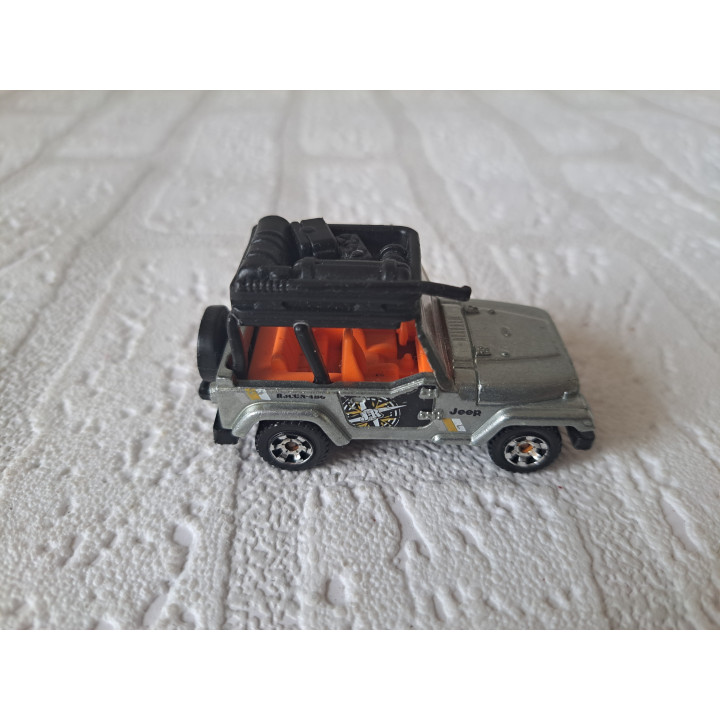 Jeep Wrangler 1998 1:56 Matchbox zilverkleurig  - modelauto
