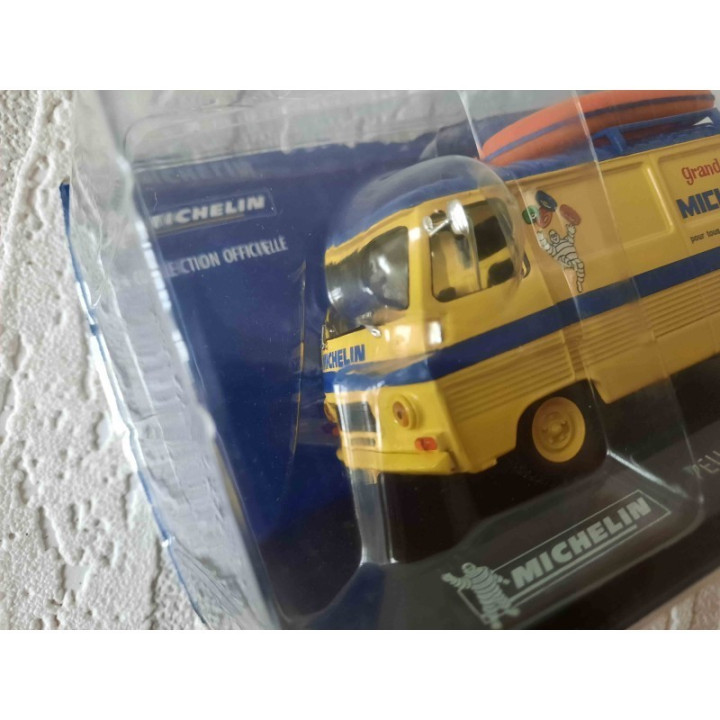 Peugeot J7 met opblaasboot op dak Jeu de plage Michelin 1:43