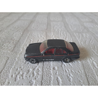 Mercedes Benz E class 1:69 Matchbox MB334